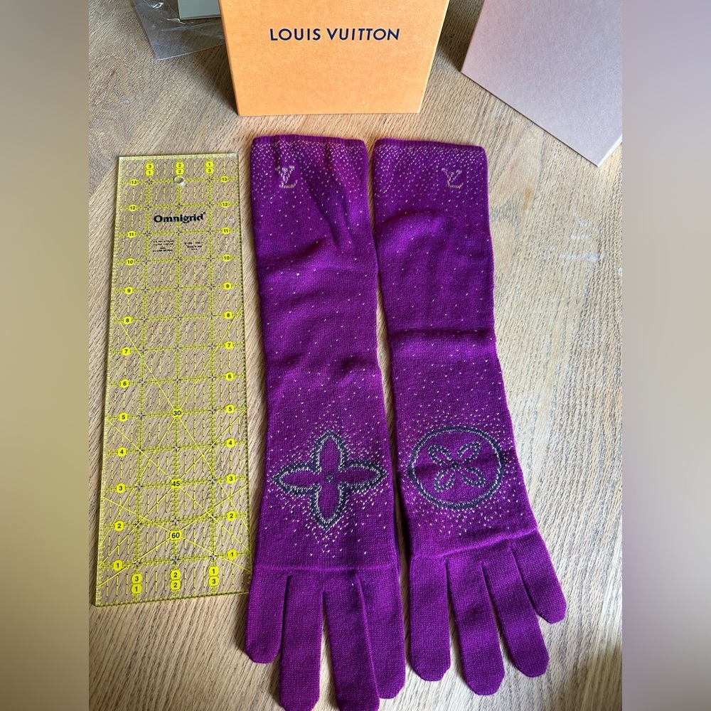 Louis Vuitton Purple & Gold Cashmere Gloves! Long to elbow never worn